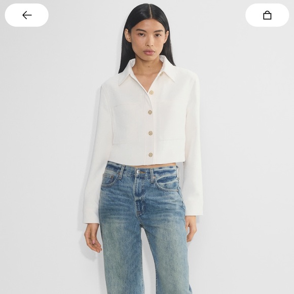 Aritzia Tops - Aritzia little white crepette jacket